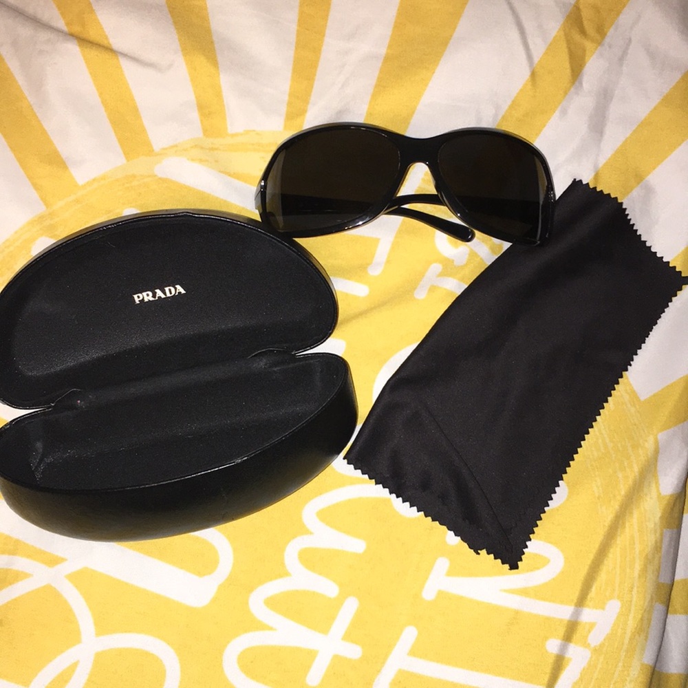 Prada sunglasses 😎